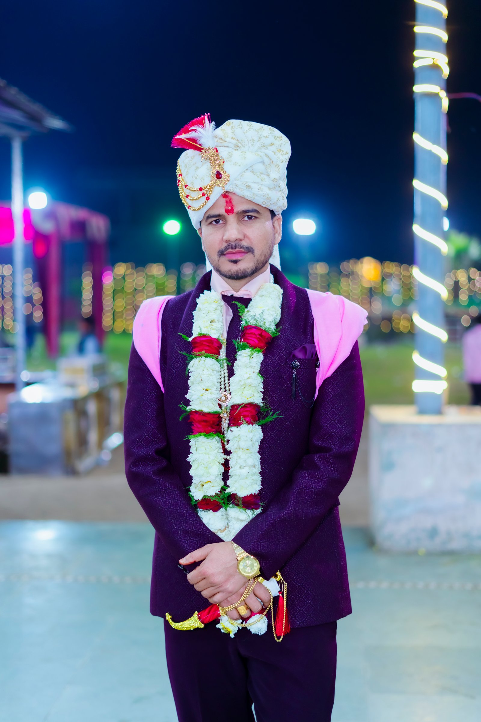 Couple pre-wedding shoot with Taj Mahal in the background